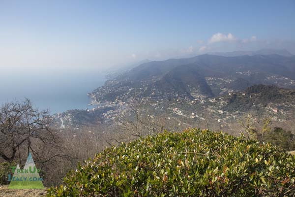 hiking view over the sea
