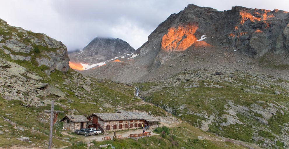 Refuge Valgrisenche sunset